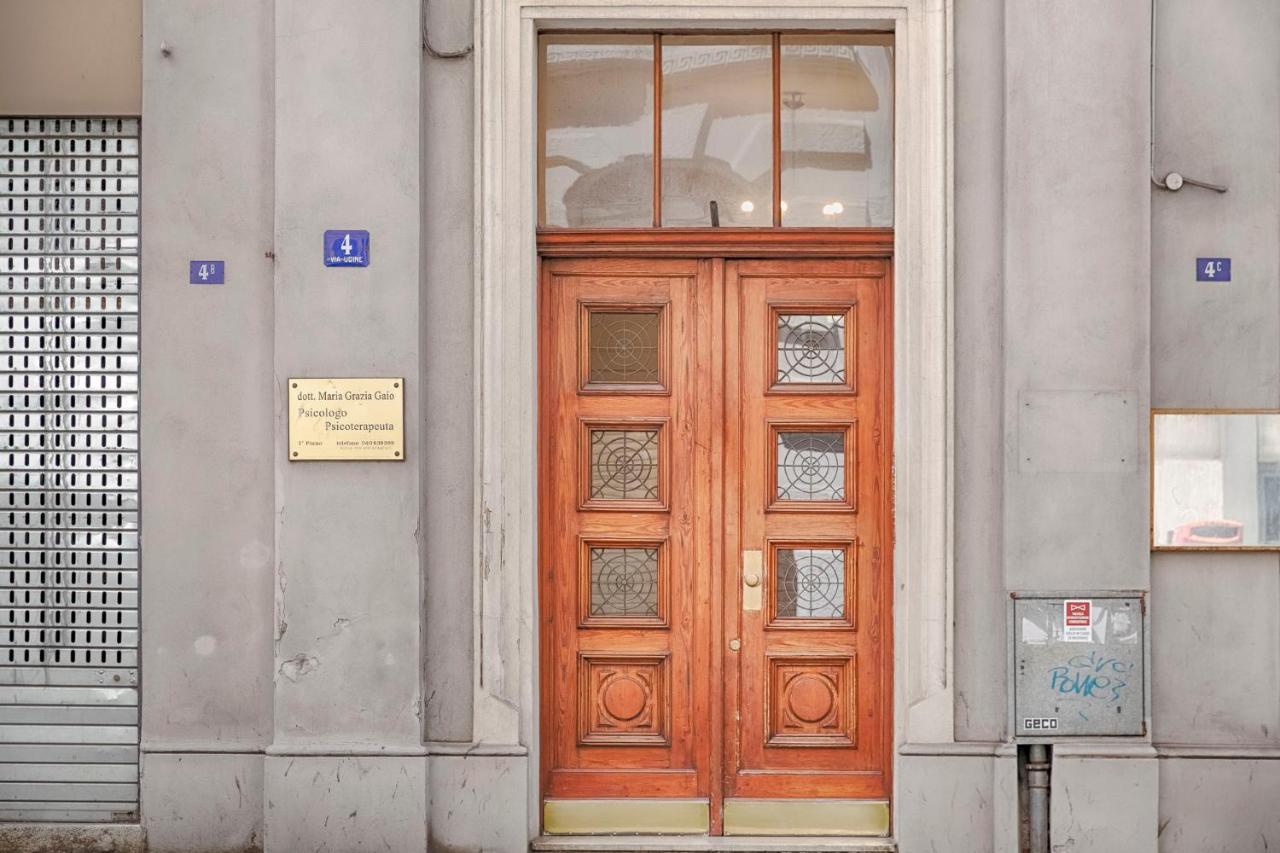 Mihaela Apartment - Charme Near The Station Trieste Exterior photo